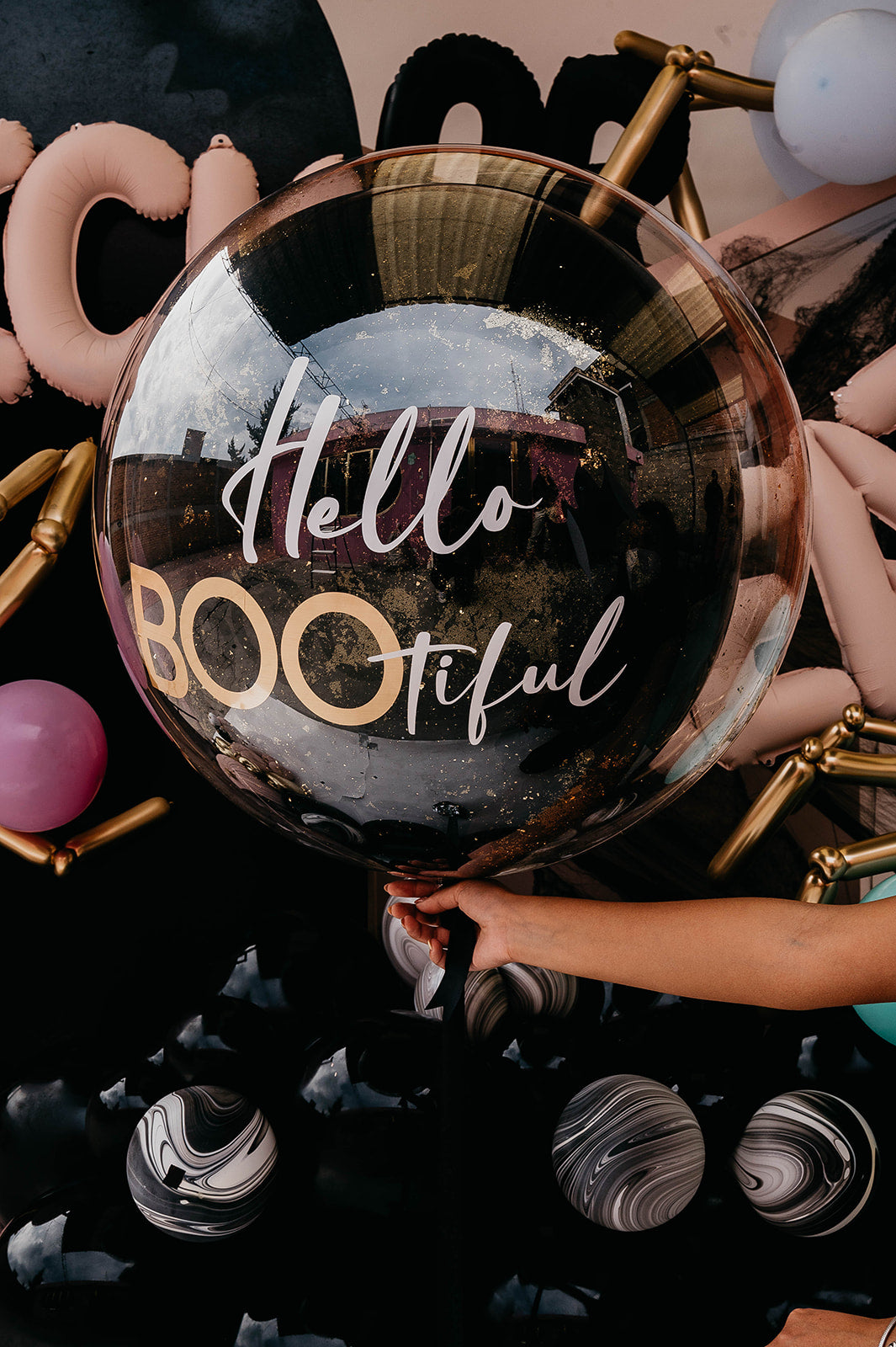 . Esfera “Hello BOOtiful”